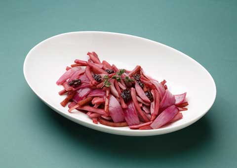 冬の根菜野菜の赤ワイン煮の写真